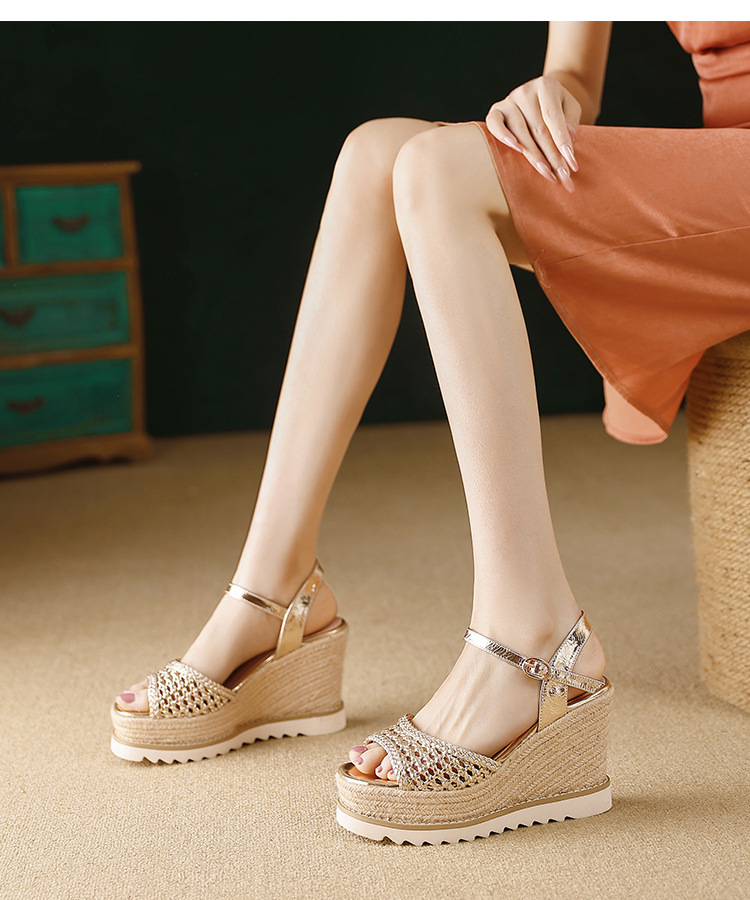 Sandal cao gót nữ mũi vuông hở ngón, đế xuồng đan rơm, gót 9 cm — màu vàng, bạc chi tiết 9