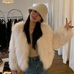 万年五代のキツネの毛皮のコートの女性服の短い冬の上で新しいネットの赤い同項はやせているファッションの富貴な若いことを現します。