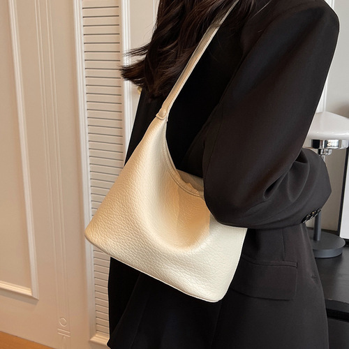 This year's popular women's large-capacity 2024 new simple and versatile shoulder and crossbody bag with quality cylindrical bag