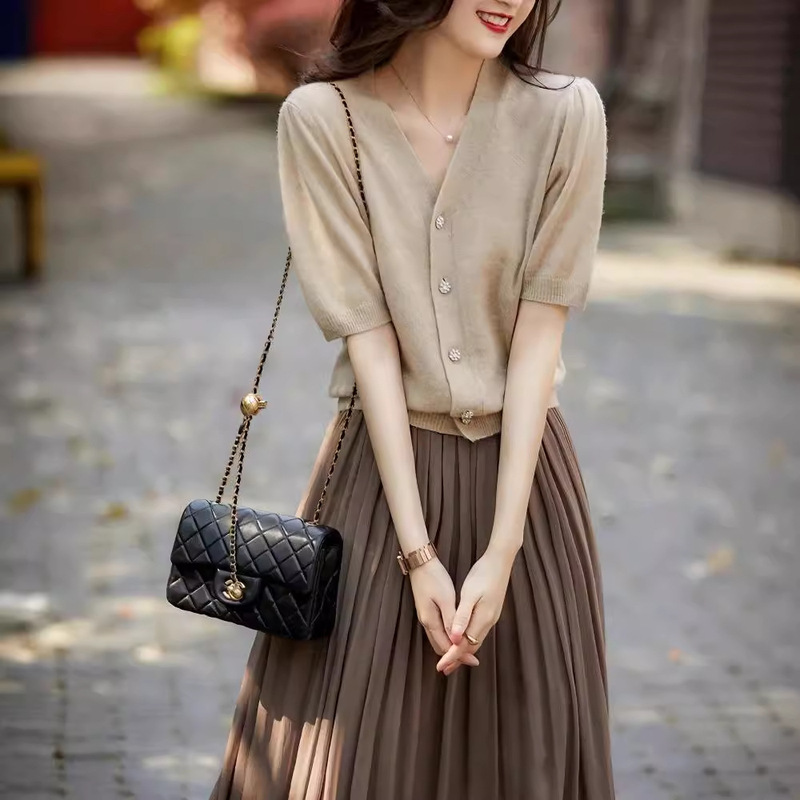 [Counter plus size] Xia Xin Simple Elegant Solid Color Short-sleeved Knitted Cardigan All-match Commuter V-neck Short Top