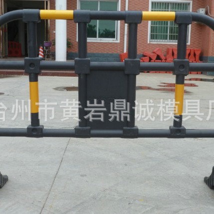 小围挡模具 吹塑围挡模具 交通设施模具 中空产品生产 中空模具