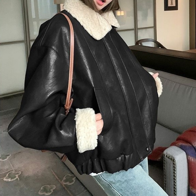 빈티지 가죽 두꺼운 짧은 모방 양고기 재킷 2025 새로운 겨울 느슨한 오토바이 재킷 틈새