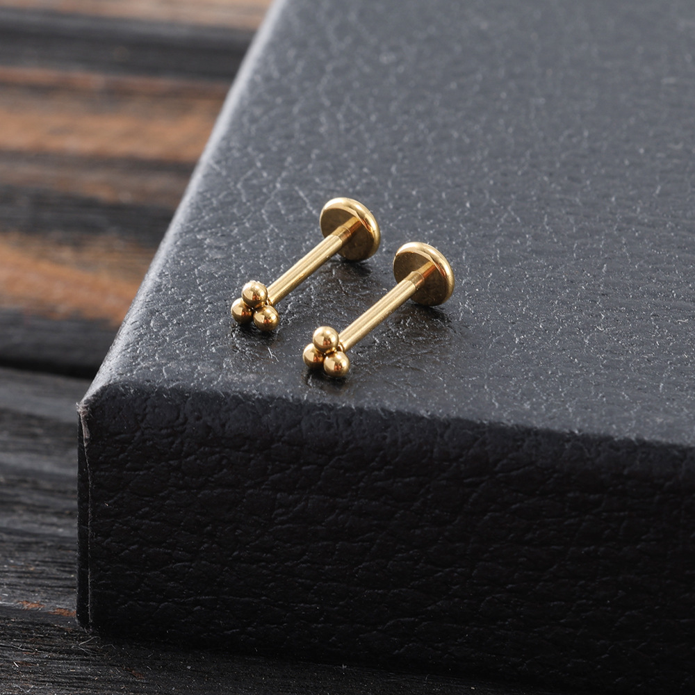 Pointed titanium steel lip stud product view