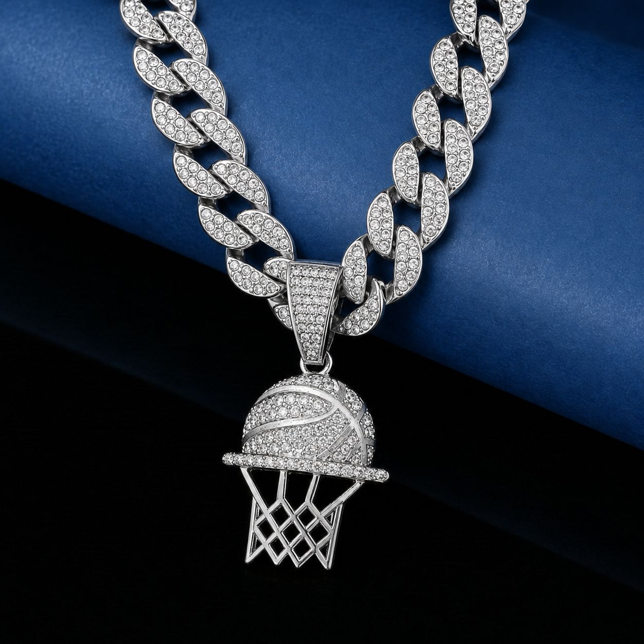 Collar con colgante de aro de baloncesto hueco exquisito con personalidad de moda de aleación transfronteriza, joyería de moda deportiva creativa europea y americana para hombres