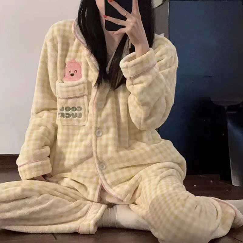 Al por mayor transfronterizo otoño y invierno calentamiento de pelusa pesada pijama de mujer encantadora cardigán con solapa ropa de hogar suave