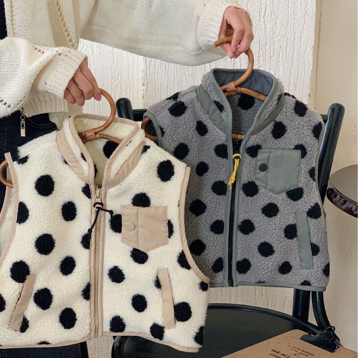 Chaleco para niños 2023 paño azúcar invierno nuevos niños y niñas punto polar forrado chaleco bebé casual superior engrosada