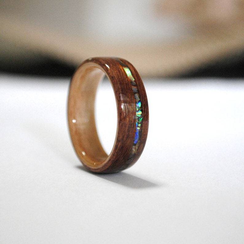 Pearl Shell Sapele Wooden Ring Unisex