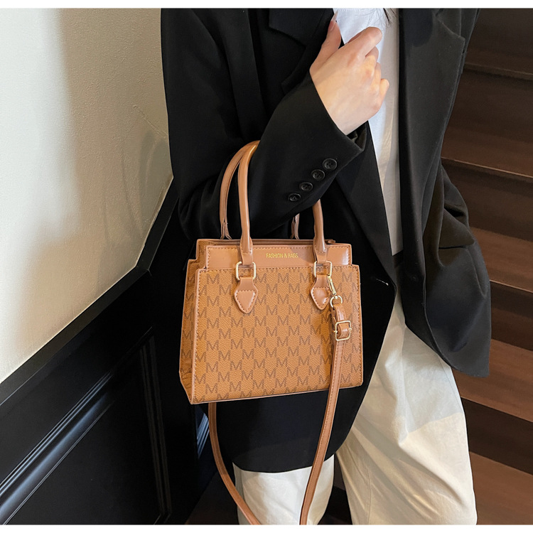 510g Weight Zipper Closure Type Single Shoulder Strap Strap Type Shoulder Bag Bags Type Casual Occasion Pu Leather Material Letter Pattern All Seasons Season Women's Gender Streetwear Style Square Shape Small Size Women's Small Pu Leather Letter Streetwear Square Zipper Shoulder Bag 13