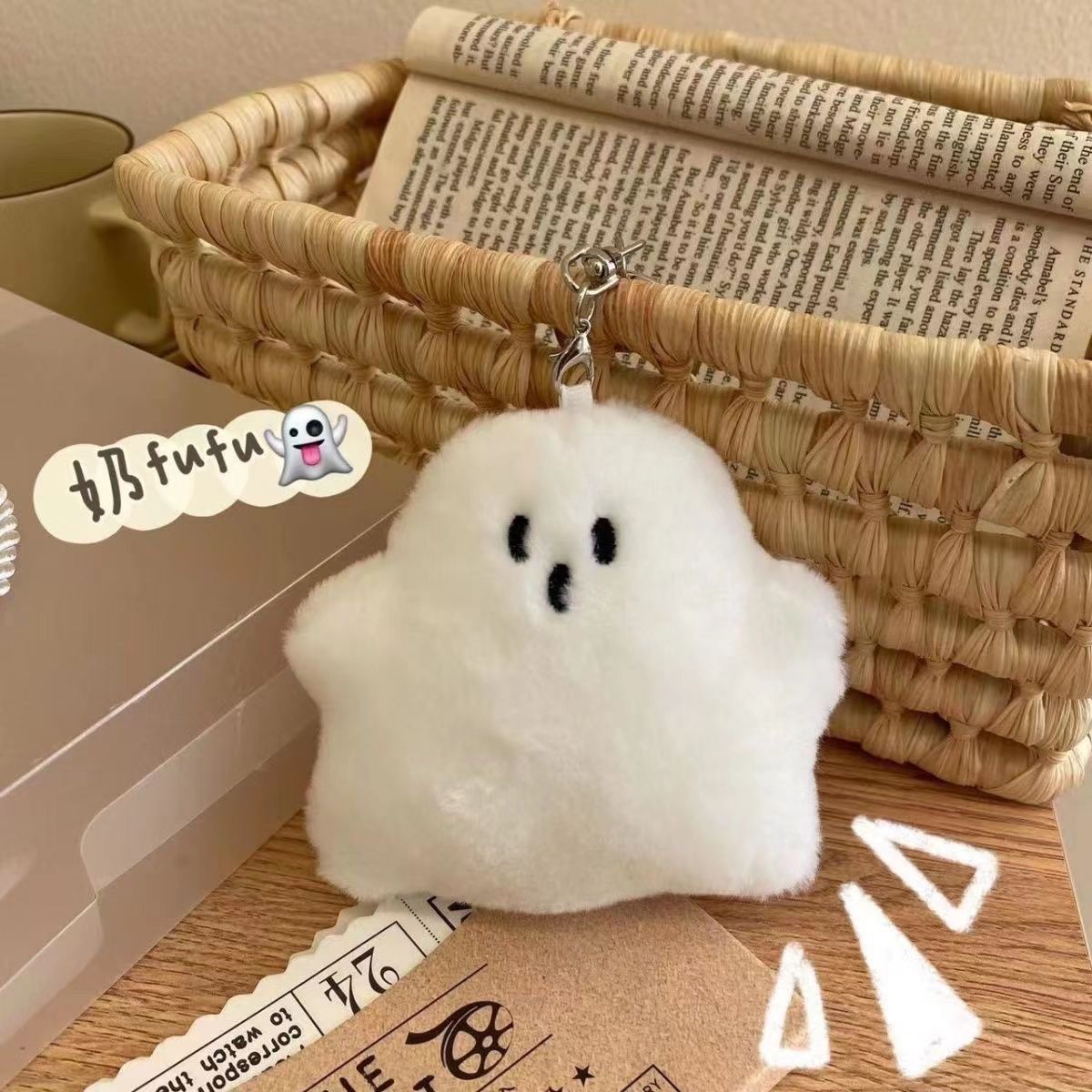 Divertido blanco pequeño fantasma mochila colgante muñeca Linda bolsa de peluche adornos accesorios muñeca ins llavero