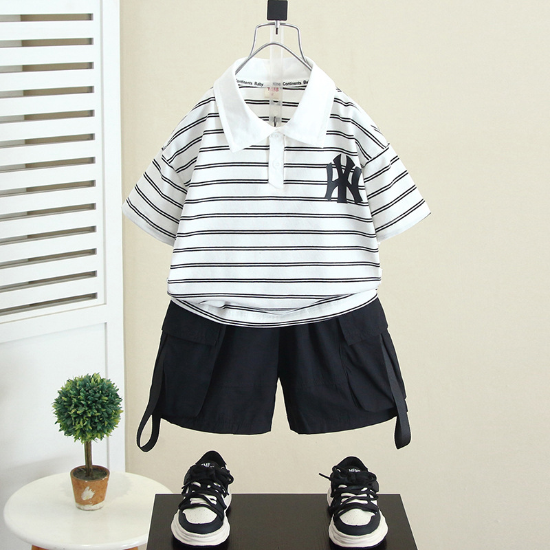 7153 Traje de manga corta con estampado para niños 2025 verano nuevo traje para niños bebé verano polo camisa de dos piezas marea