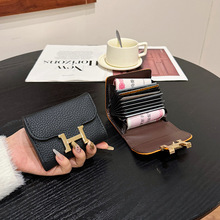 ����Ů��С�ɷ����ŕr�о��¸ߙn�࿨λ�C���ռ{���y�п��׿�Ƭ�A