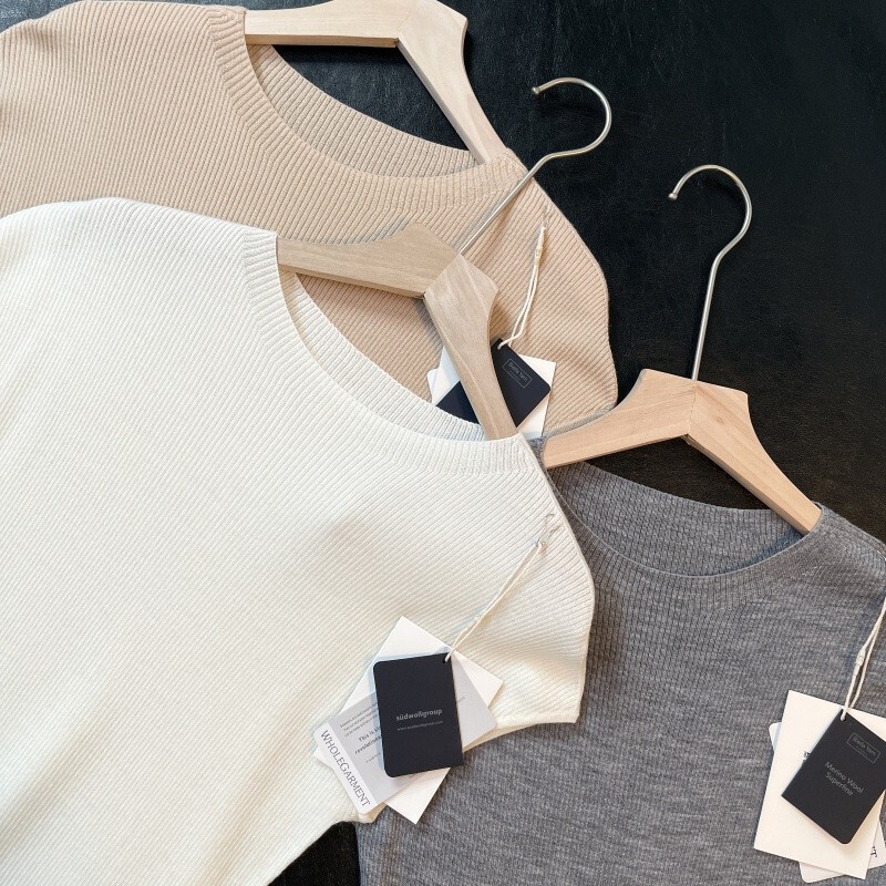German Yangtze Yarn Fine-Spun 100% Wool Half-High Round Neck Knitted Vest for Women, Slim Fit, Slimming, Flutter Sleeve Base Layer, Thin German Yangtze Yarn Fine-Spun 100% Wool Half-High Round Neck Knitted Vest for Women, Slim Fit, Slimming, Flutter Sleeve Base Layer, Thin