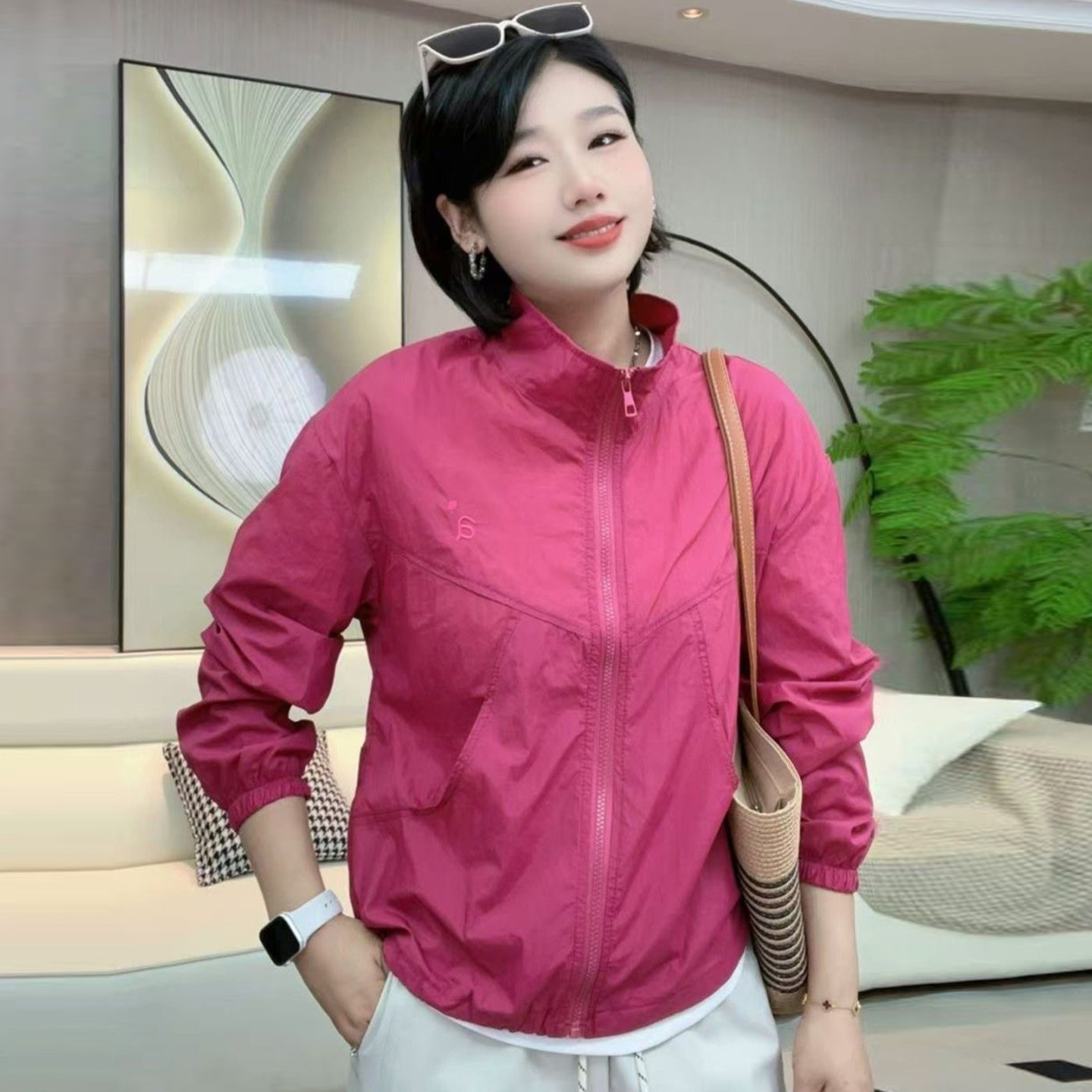 New Summer Short Sun Protection Clothing for Women, Fashionable and Casual, with a Stand-Up Collar, Breathable, Thin Style, Raglan Sleeves, Sun Protection Jacket