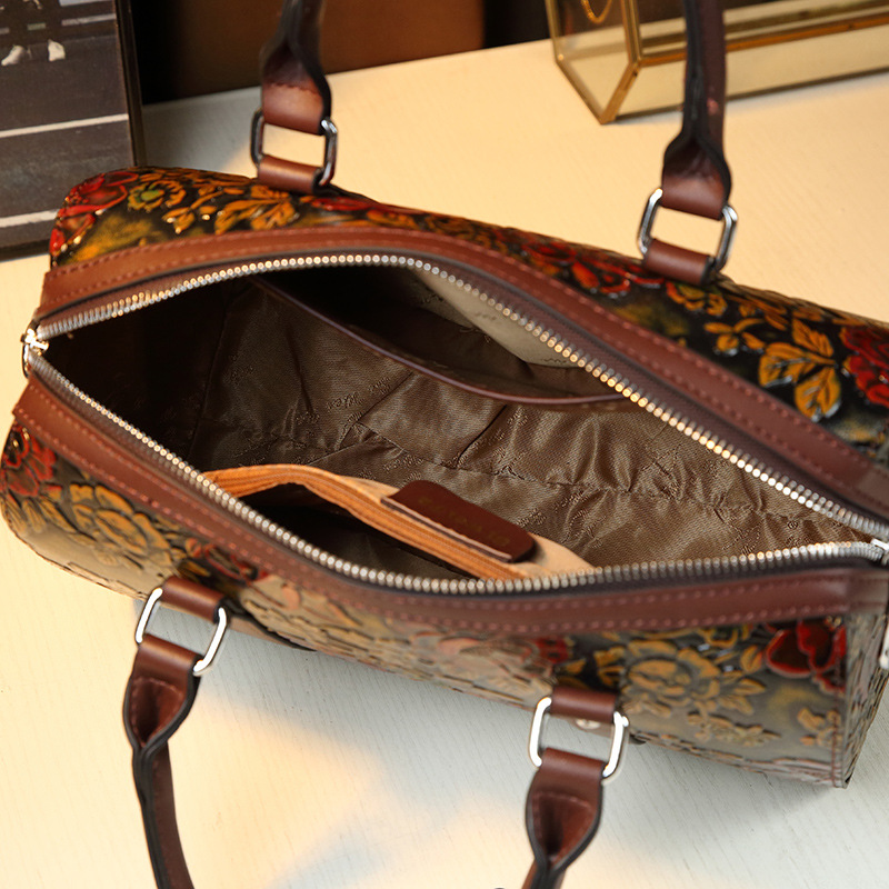 New Large Capacity Retro Embossed Handbag For Middle-Aged Mothers Stylish Elegant Versatile Shoulder Bag Women's Luggage_voghion.com