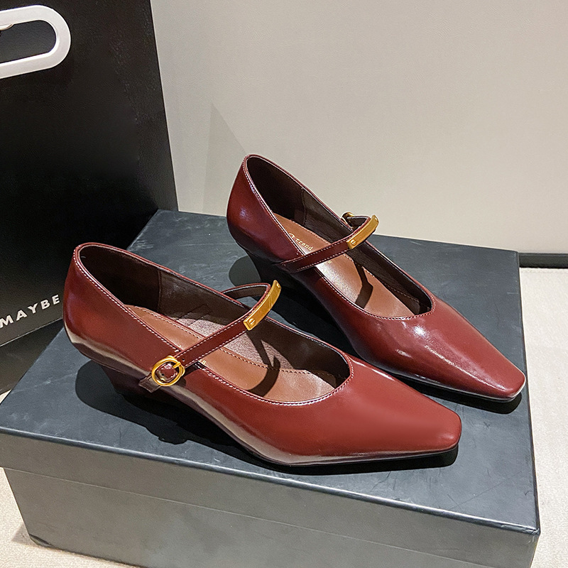 Retro demi-season Mary Jane shoes square toe low-cut with a strap