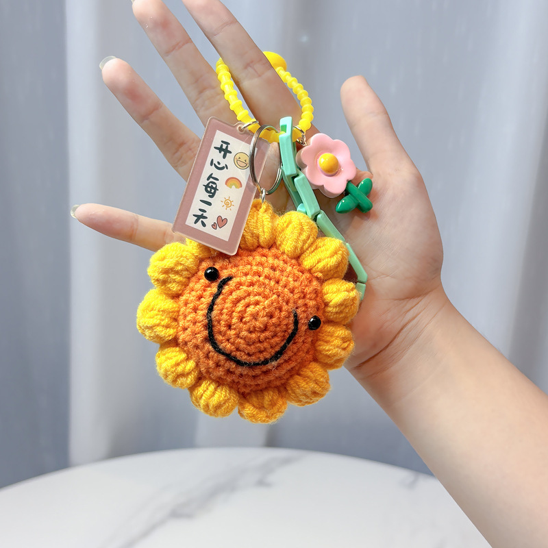 Finished Smiling Sunflower Pendant Handmade Wool Crocheted Sunflower Keychain Popular School Bag Pendant Small Gift