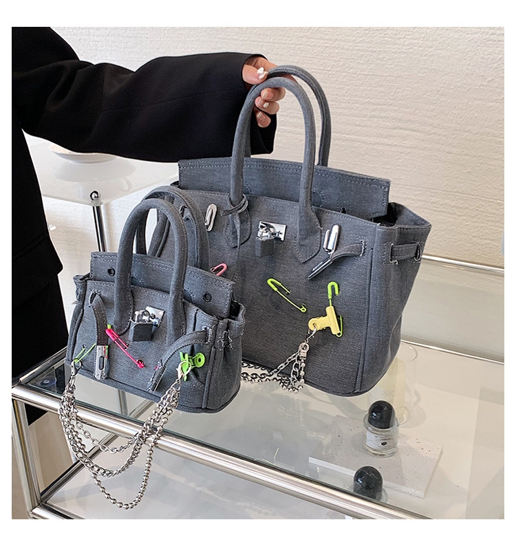 Fashion Solid Color Square Buckle Handbag display picture 3