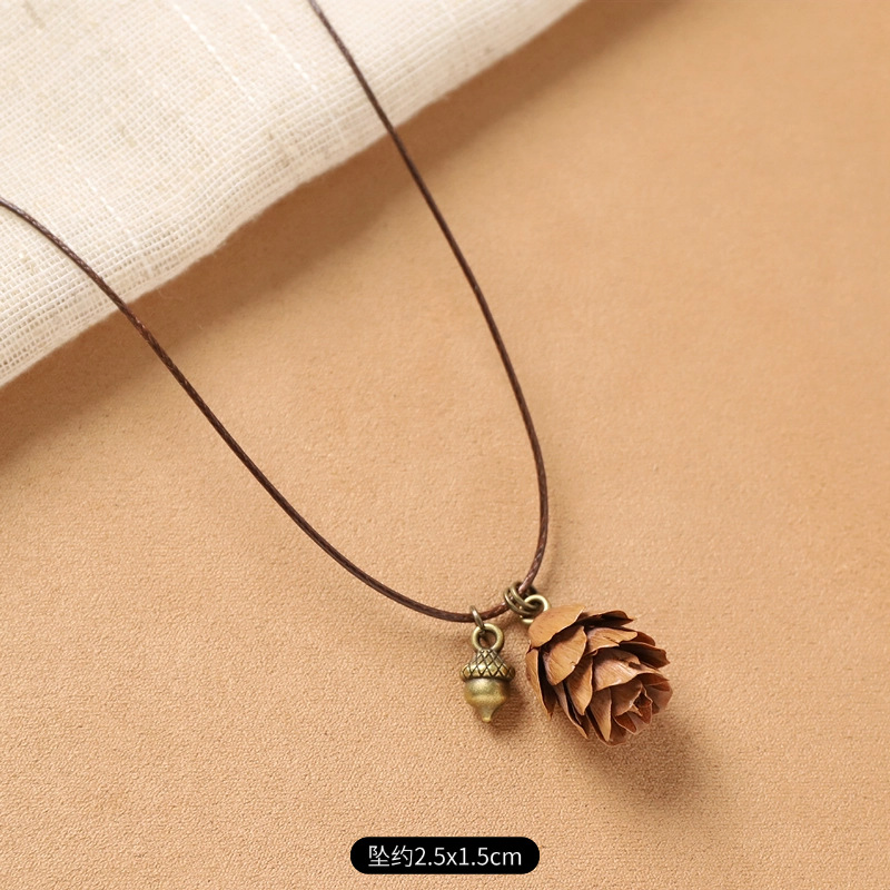 17-plant necklace (larch)