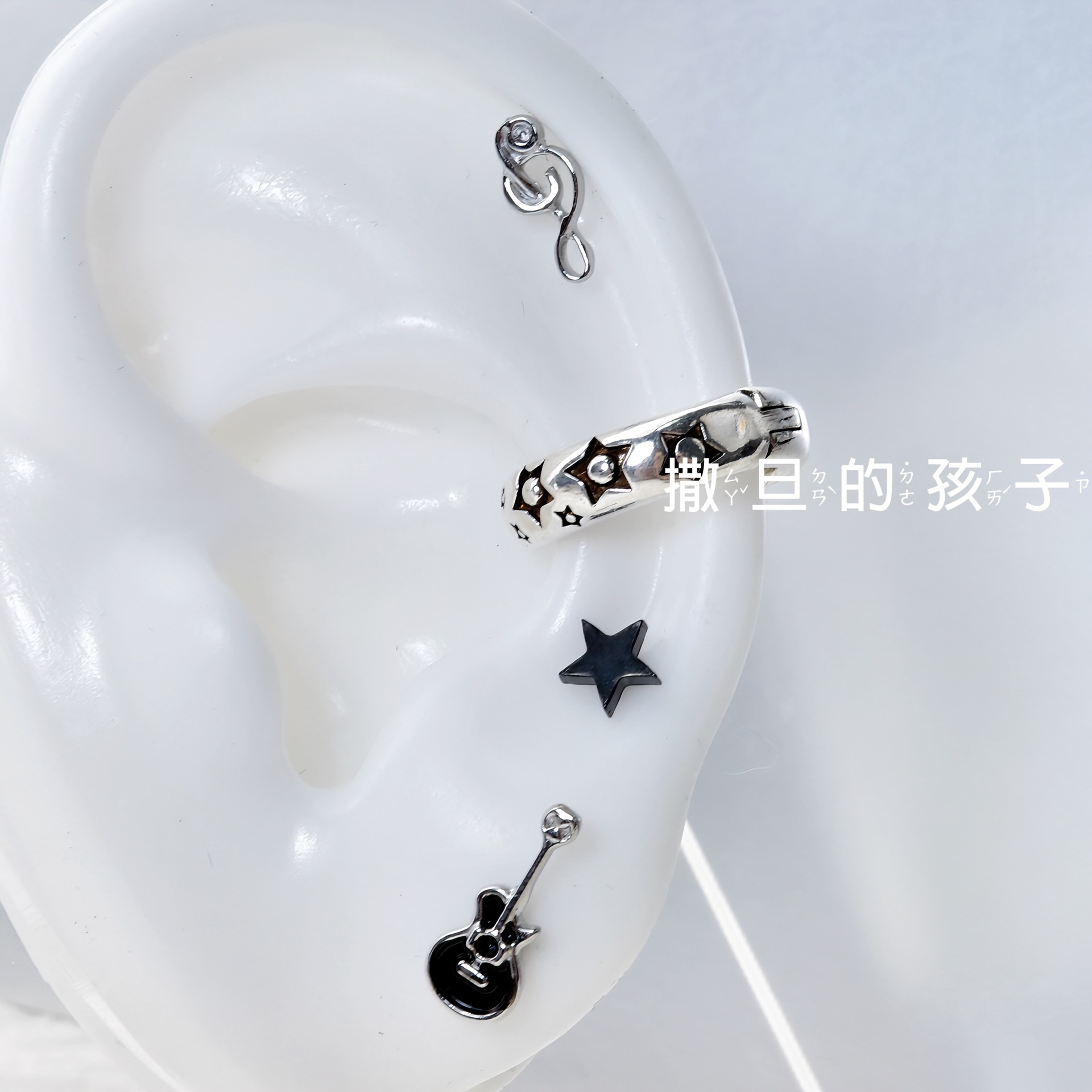 Silver pointed spike labret stud material detail