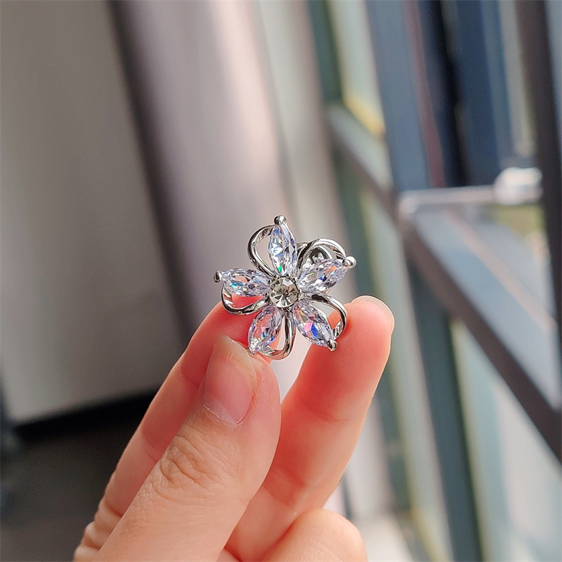 Modieuze zirkonia bloem broche voor dames elegant accessoire_voghion.com