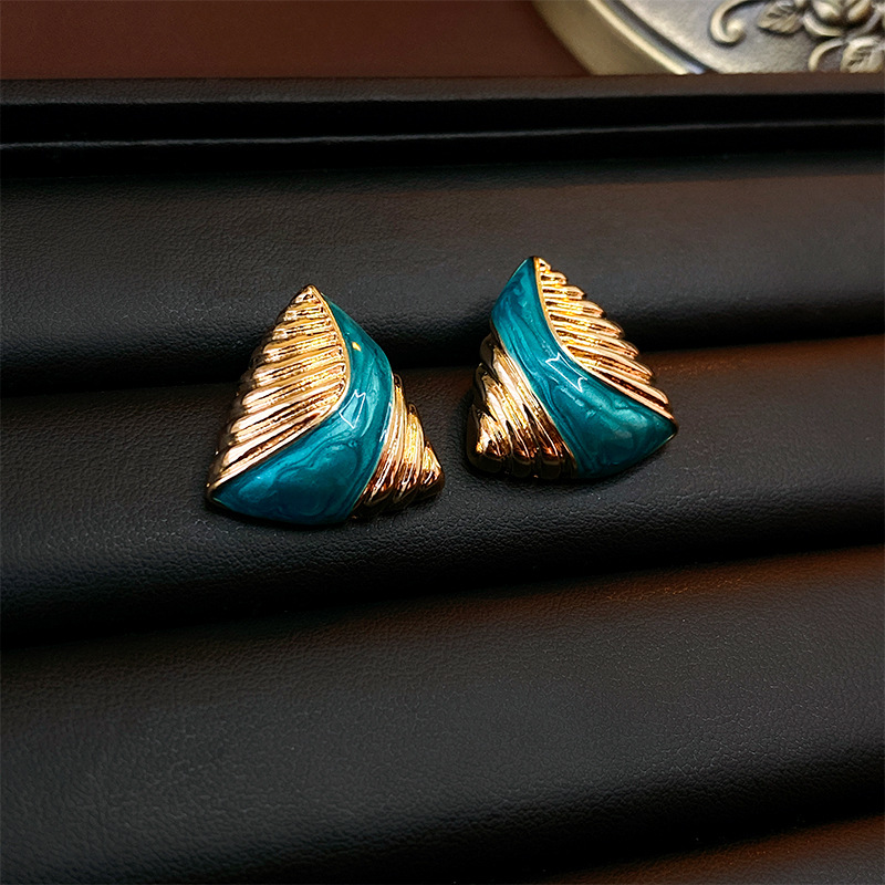 Banquet Occasion 1 Pair Elegant Retro Leaf Flower Enamel Alloy Earrings