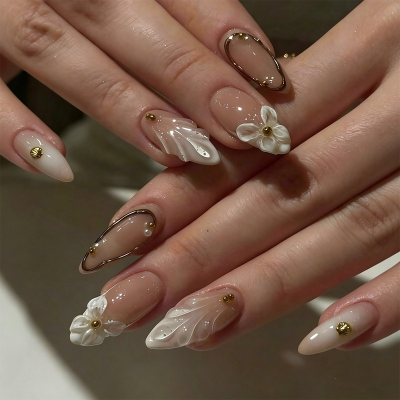 High-End White French-Style Gilded 3D Flower Press-On Nails, Popular in Europe and America, Simple and Versatile Nail Stickers