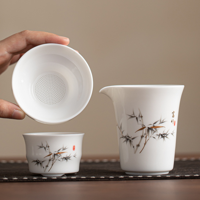White Porcelain Bamboo Fair Cup Tea Filter Set for Home and Office Use, High-End Tea Filter and Cup Distributor for Kung Fu Tea White Porcelain Bamboo Fair Cup Tea Filter Set for Home and Office Use, High-End Tea Filter and Cup Distributor for Kung Fu Tea