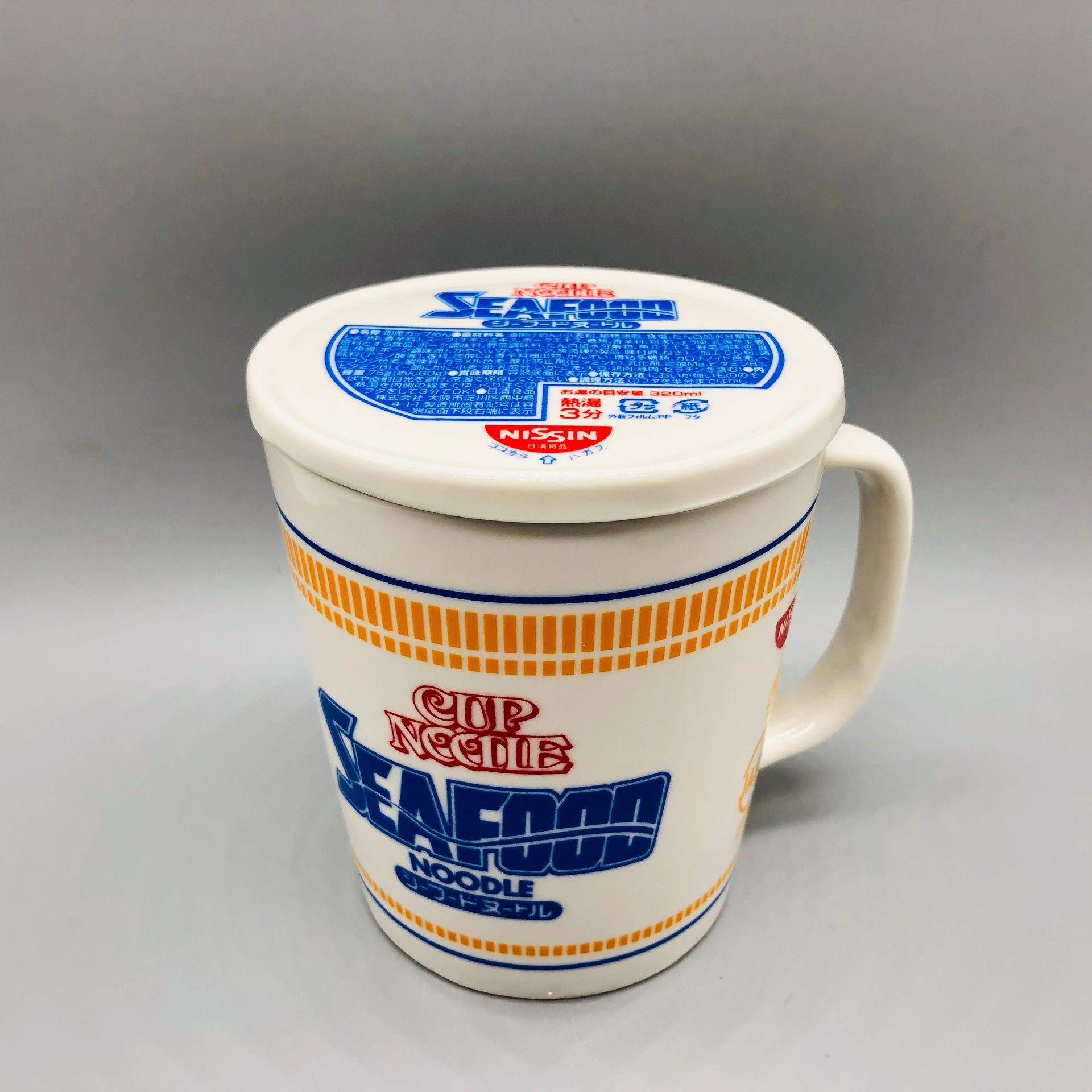 Japonés creativo sabor mixto taza de fideos instantáneos forma Taza de cerámica con tapa subred taza de agua roja fideos instantáneos