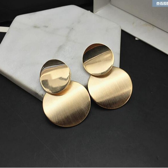Pendientes redondos de metal retro huecos - Pendientes geométricos redondos - Pendientes largos de moda simple europeos/americanos para mujer image 1