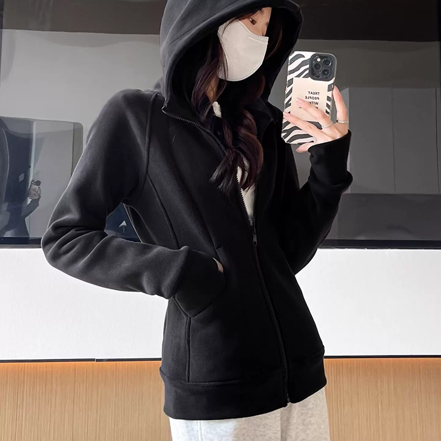 黑色摇粒绒连帽卫衣女款2025新款秋冬加绒加厚开衫外套显瘦上衣潮