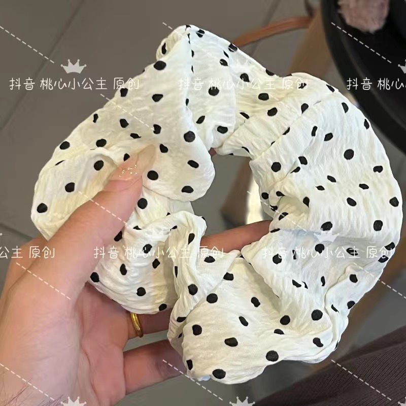 오프화이트 폴카 도트