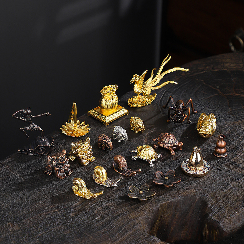 Incense holder ornament, stick incense, Qitian Dasheng incense burner, sandalwood with auspicious cloud base, Monkey King mosquito-repellent box—home-use mini version
