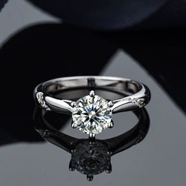 戒指;耳钉;项坠