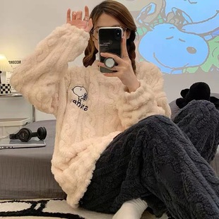 Coral Fleece Pajamas Women's Autumn and Winter fleece-lined Thickened Warm suit Outwear plus size Winter Flannel Home Clothes