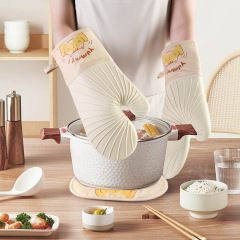 Amazon's new sun pattern silicone insulation gloves cartoon cream color baking microwave oven kitchen accessories