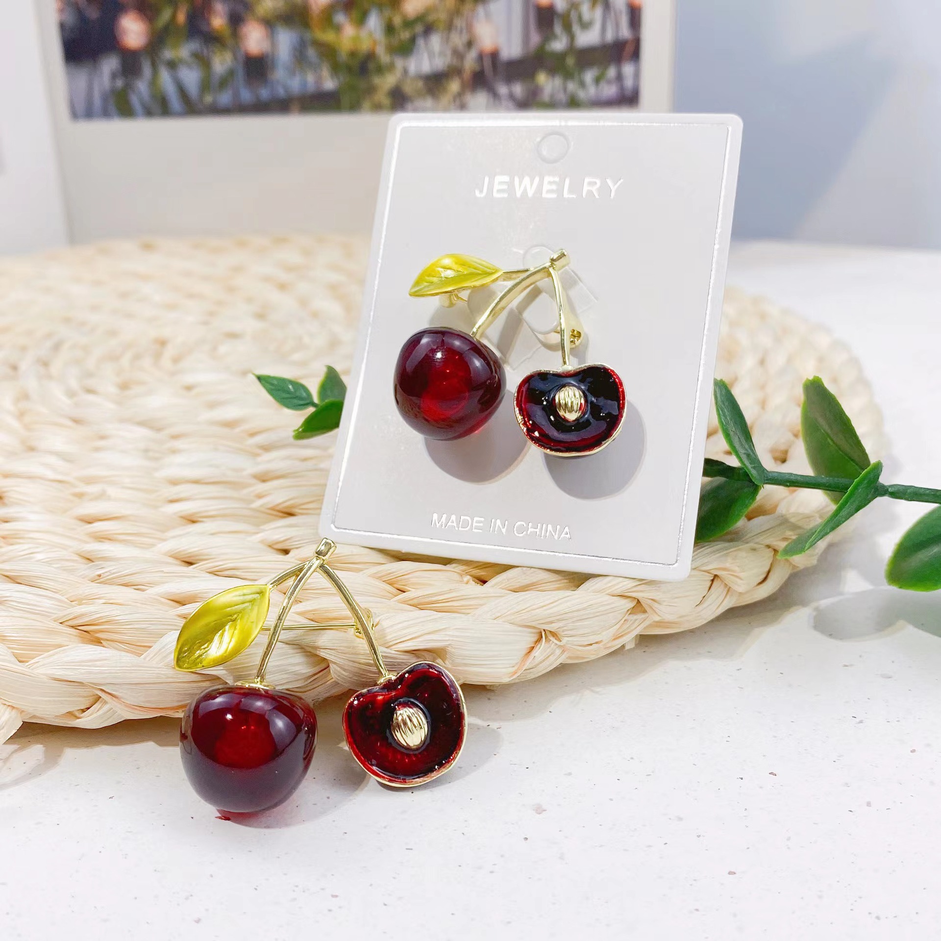 Cherry Cherry Brooch Women's High-end Cute Japanese Style ins Trendy Personalized Cardigan Jacket Clothes Pin Corsage