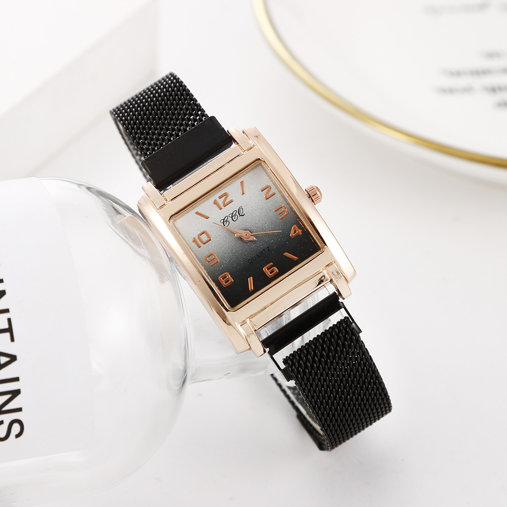 Montre à quartz avec boucle magnétique pour femmes, accessoire de célébrité sur Internet, minimaliste, carrée, numérique, nouvelle collection 2024_voghion.com