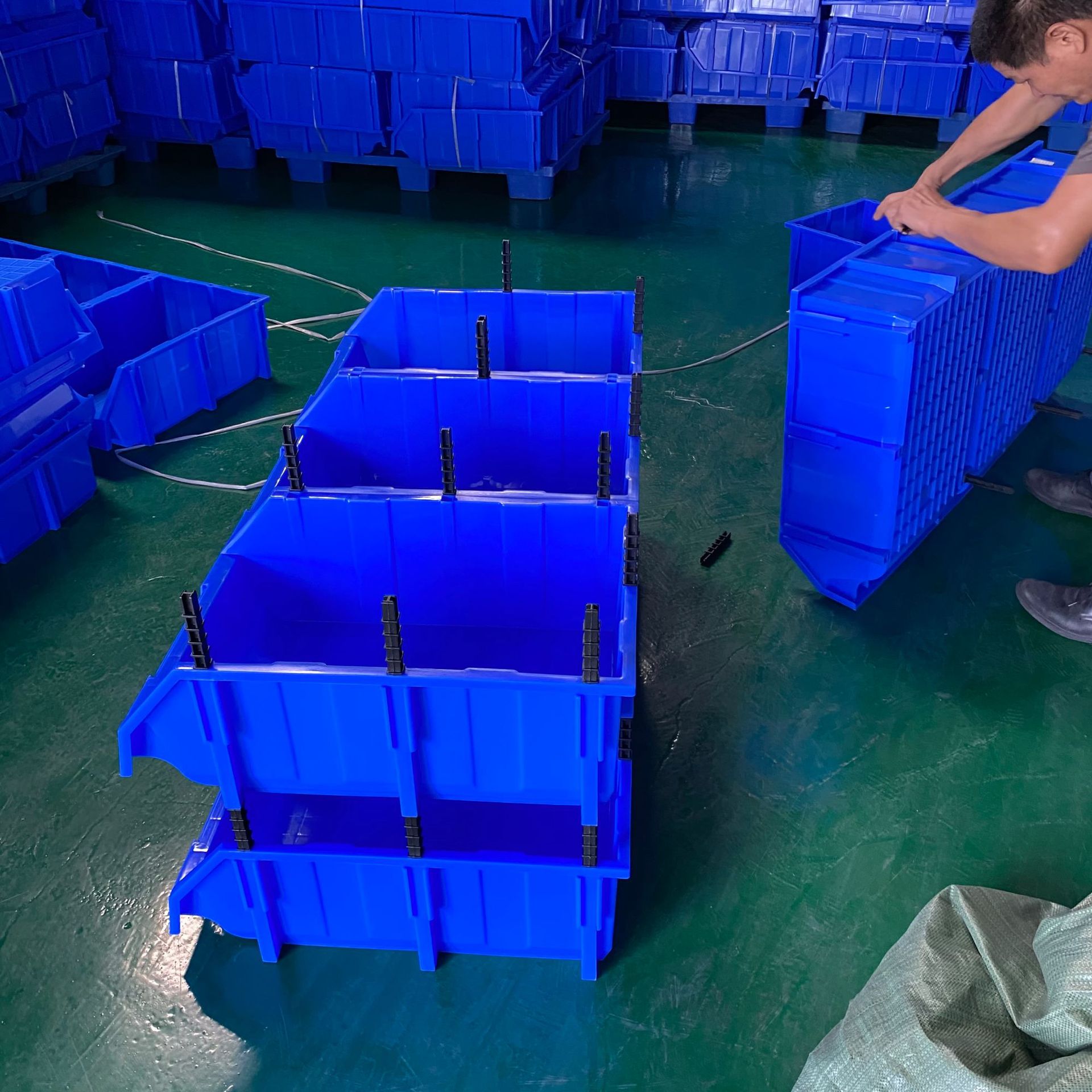 厂家现货加厚货架物料箱 五金螺丝收纳盒 斜口工具箱  电子元件箱