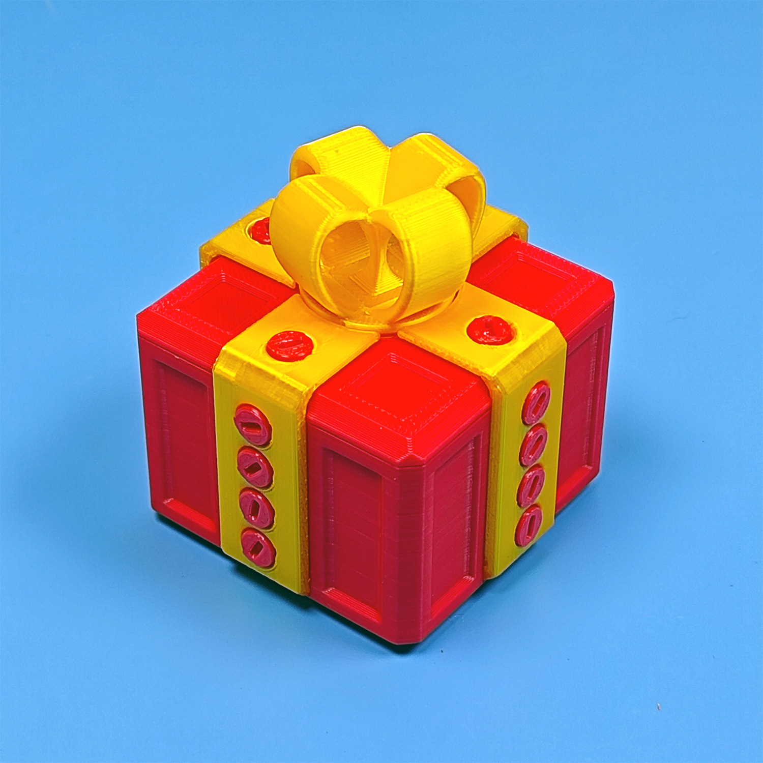 짜증나는 선물 상자 노란색과 빨간색