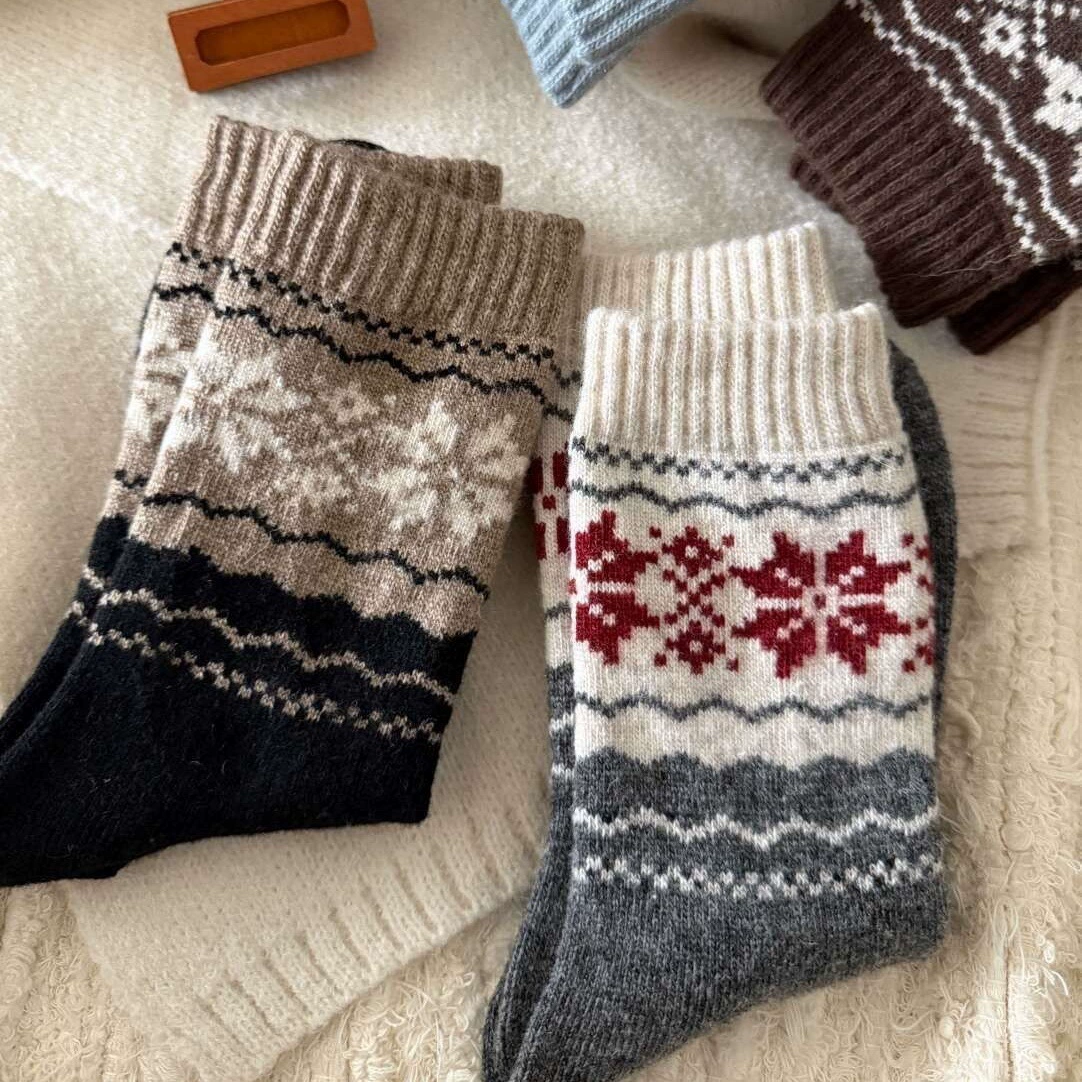 Retro Scandinavian knee socks, autumn, with snowflakes, mid-length