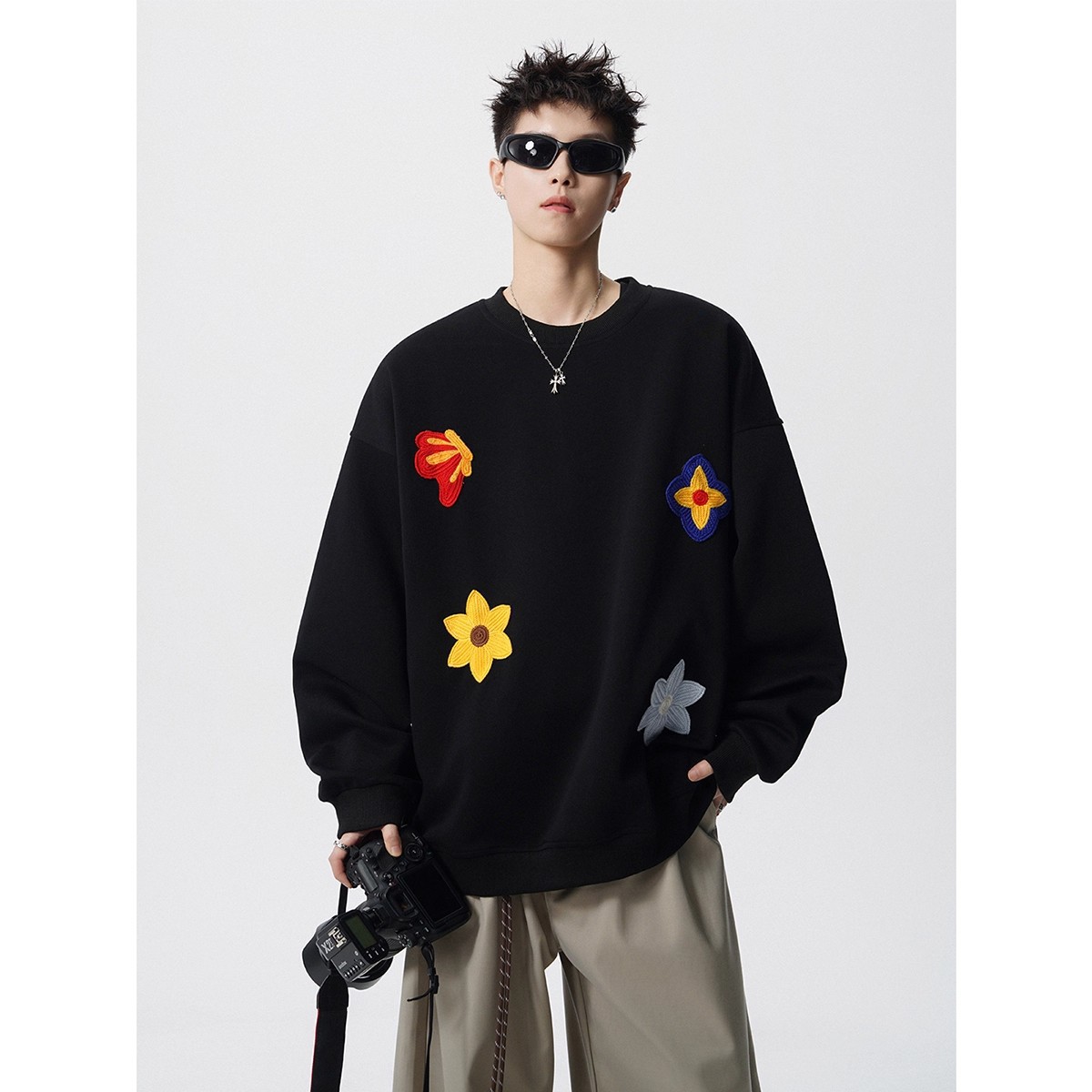 American-style floral embroidered heavyweight crew neck knit sweater, trendy men's and women's autumn loose-fitting design, versatile casual sweater