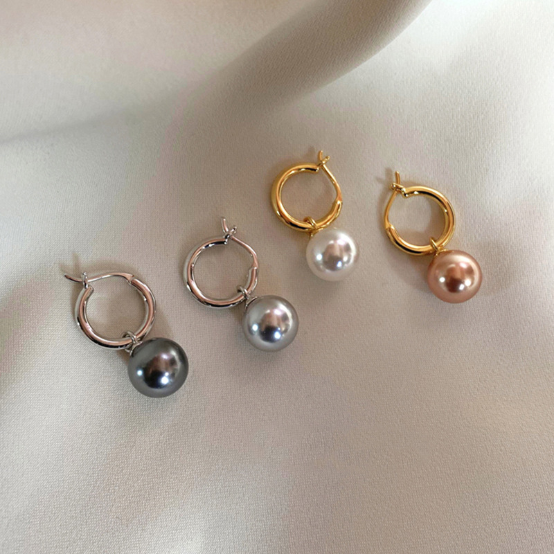 fashionable earrings from pearl