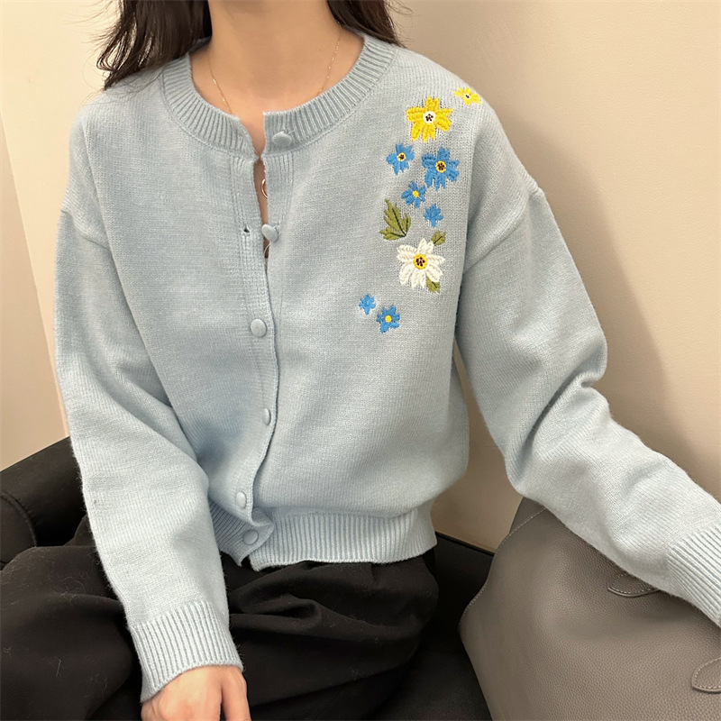 刺绣绣花圆领单排扣毛衣开衫小外套2025秋季新款减龄长袖女针织衫|undefined