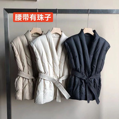 90白鴨パイルニットはvネックのストラップを結っています。
