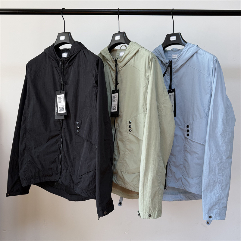 Single-Pocket Zip-Up Hoodie Waterproof Jacket for Young Men, Loose Breathable Mesh Nylon Men's Jacket Single-Pocket Zip-Up Hoodie Waterproof Jacket for Young Men, Loose Breathable Mesh Nylon Men's Jacket