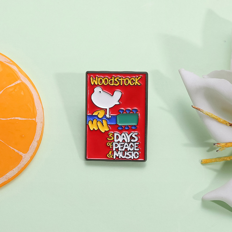 Peace and music style brooch metal badge guitar dove Joker clothing accessories paint factory wholesale