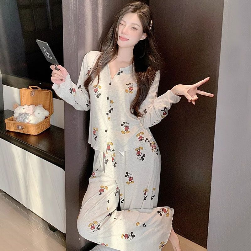 Transmisión en vivo explosivo texto cifrado pijama mujer primavera / verano Mickey ropa casera casual moda suelta se puede usar fuera