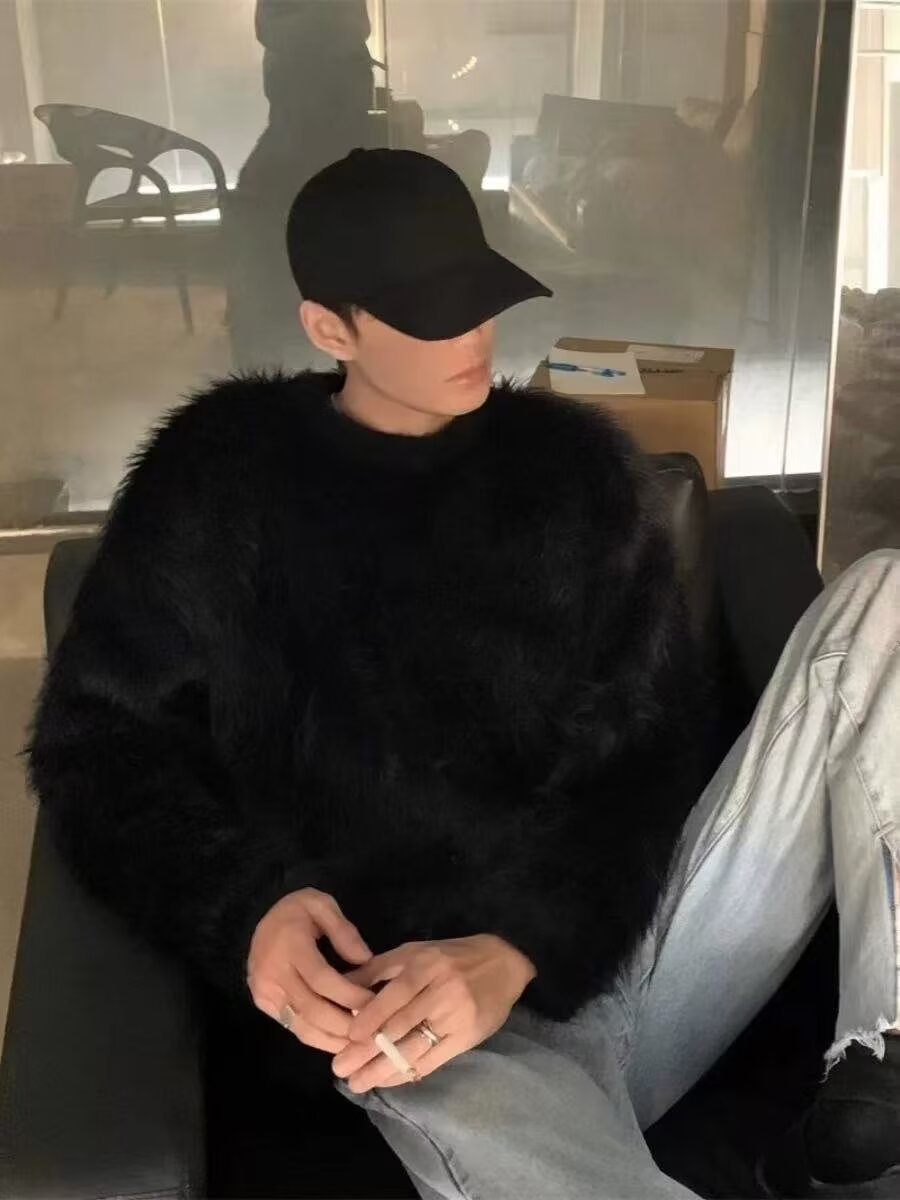 馬海毛のふわふわした白いミンクの丸首のセーターの男性の秋冬感の怠惰な柔らかいモチはニットを打ちます。