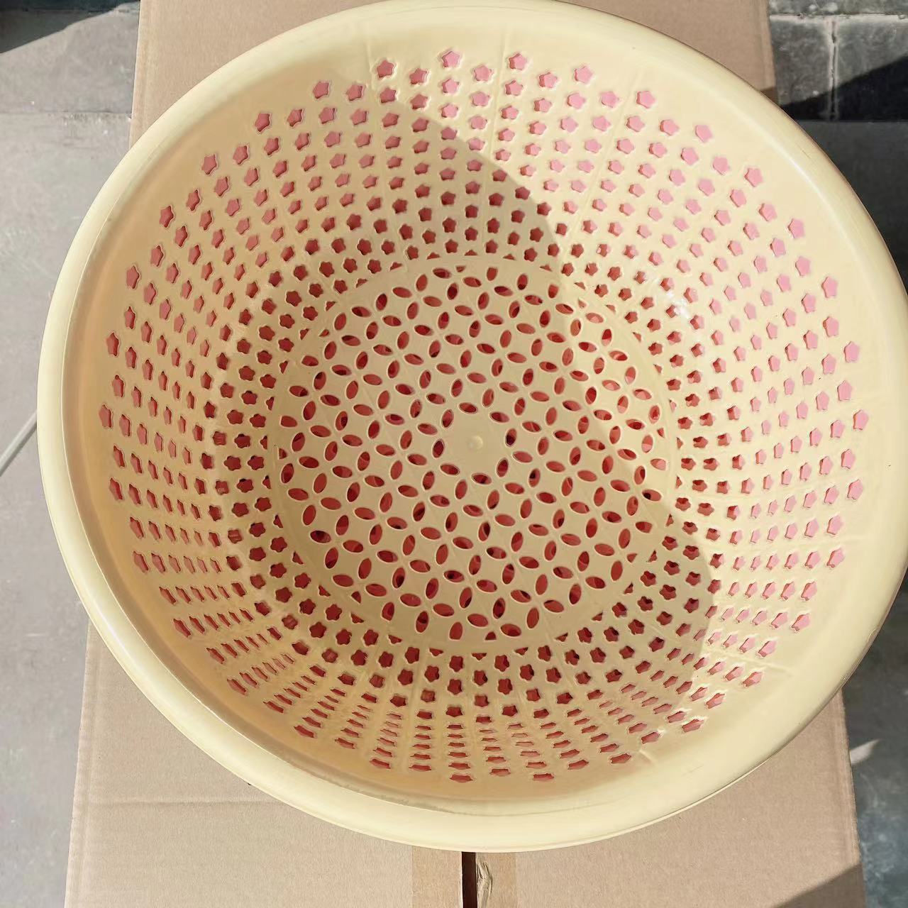 Cesta de lavado de vegetales redonda de ojo grande cesta de drenaje cesta de verduras y frutas cocina tamiz de lavado de vegetales 2 yuanes tienda departamental al por mayor