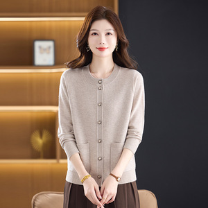 秋冬新款羊毛平板针织衫圆领休闲百搭口袋开衫纯色妈妈羊毛衫，女装针织衫/毛衣，妃慕昵服饰